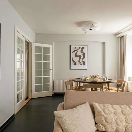 2 Bedroom In Heart Of Vesterbro Apartment *