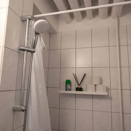 Апартаменты 2 Bedroom In Heart Of Vesterbro Копенгаген