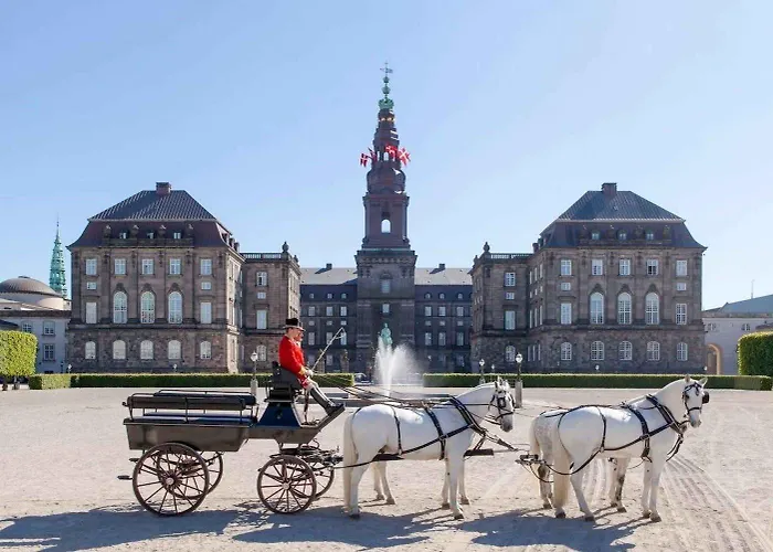 2 Bedroom In Heart Of Vesterbro Apartment *