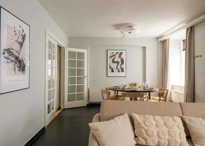 2 Bedroom In Heart Of Vesterbro Apartment *