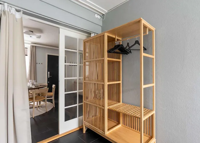 2 Bedroom In Heart Of Vesterbro Apartment *